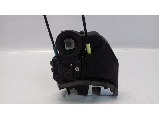 CERRADURA PUERTA TRASERA DERECHA TOYOTA RAV 4 2015