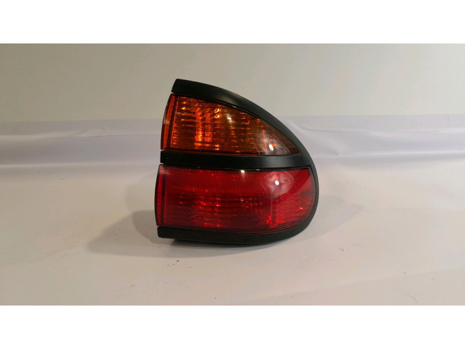 PILOTO TRASERO DERECHO RENAULT LAGUNA 1999