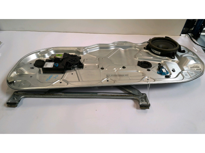 ELEVALUNAS DELANTERO DERECHO VOLVO C30 2010