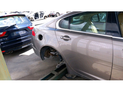 PUERTA TRASERA DERECHA JAGUAR XF 2008
