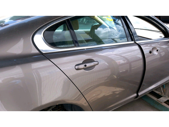 PUERTA TRASERA DERECHA JAGUAR XF 2008