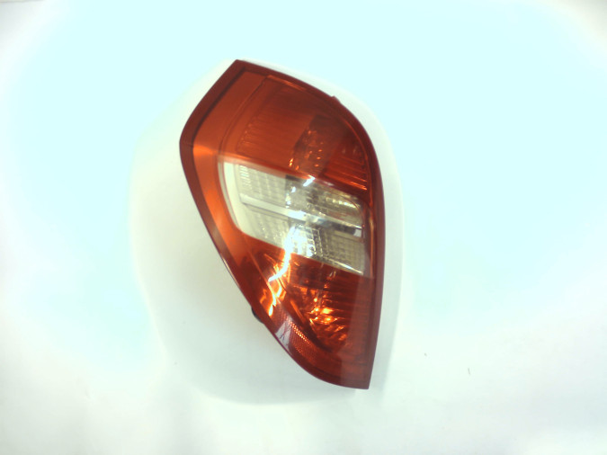 PILOTO TRASERO IZQUIERDO MERCEDES A 180 CDI 2010