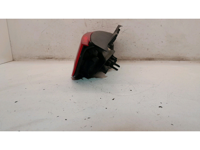 PILOTO TRASERO DERECHO NISSAN MICRA 2003