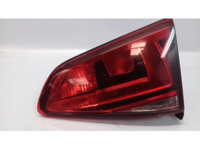 PILOTO TRASERO DERECHO INTERIOR VOLKSWAGEN GOLF 2013
