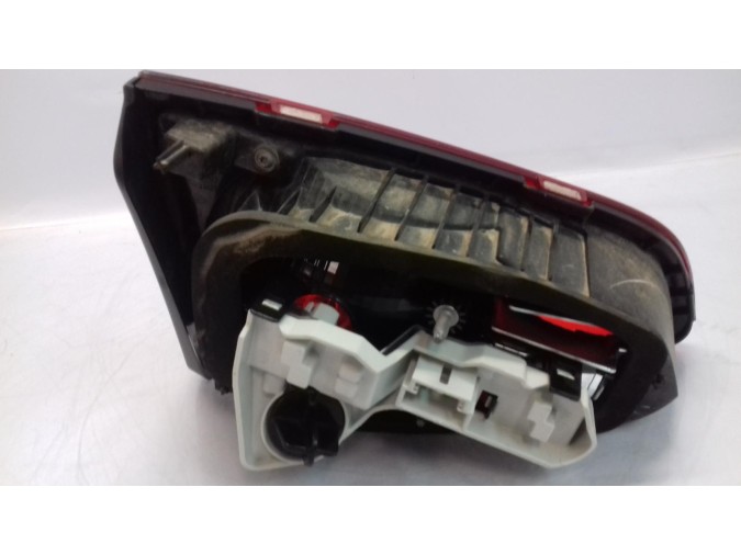 PILOTO TRASERO DERECHO INTERIOR VOLKSWAGEN GOLF 2013