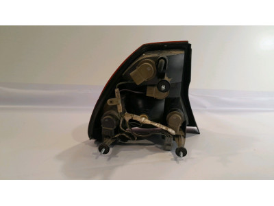 PILOTO TRASERO DERECHO CHRYSLER 300M 1999