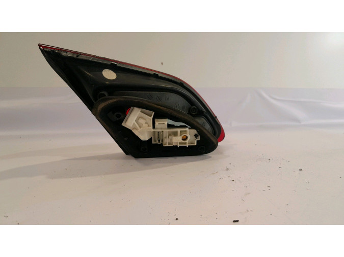 PILOTO TRASERO INTERIOR OPEL ASTRA 2011