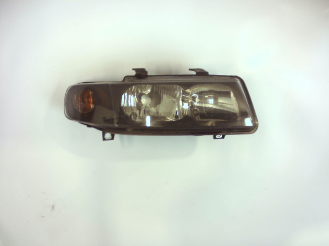 Faro dr SEAT LEON  2002