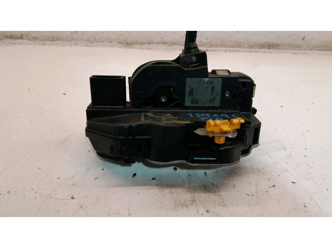 CERRADURA  PUERTA DELANTERA DERECHA OPEL ASTRA 2014