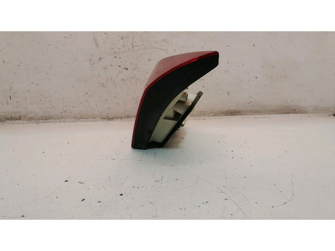 PILOTO TRASERO DERECHO INTERIOR OPEL ASTRA 2014