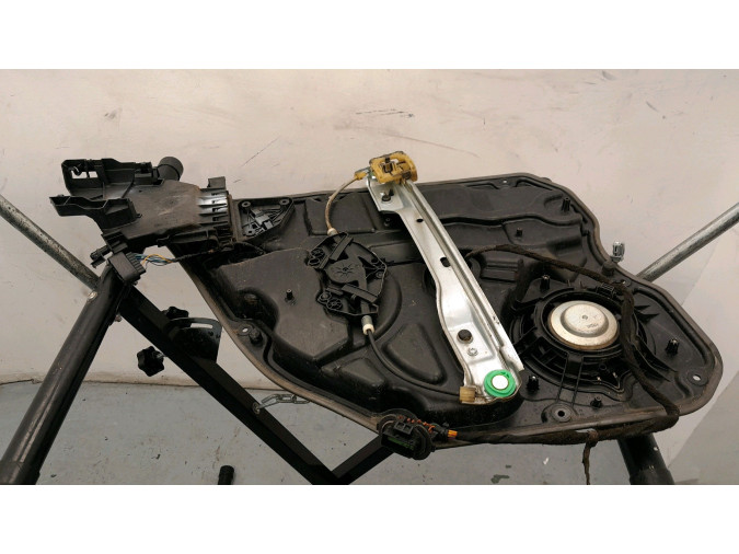 ELEVALUNAS TRASERO DERECHO VOLVO V60 2011
