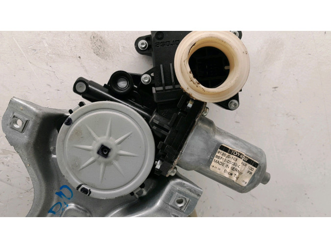 ELEVALUNAS DELANTERO DERECHO TOYOTA AVENSIS 2009