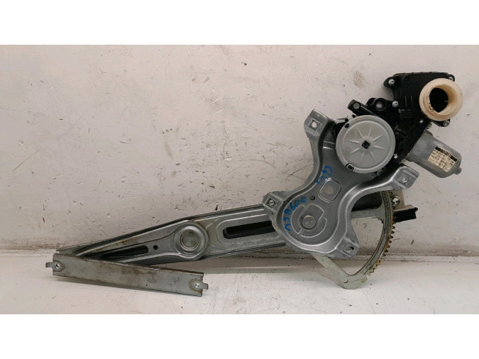 ELEVALUNAS DELANTERO DERECHO TOYOTA AVENSIS 2009