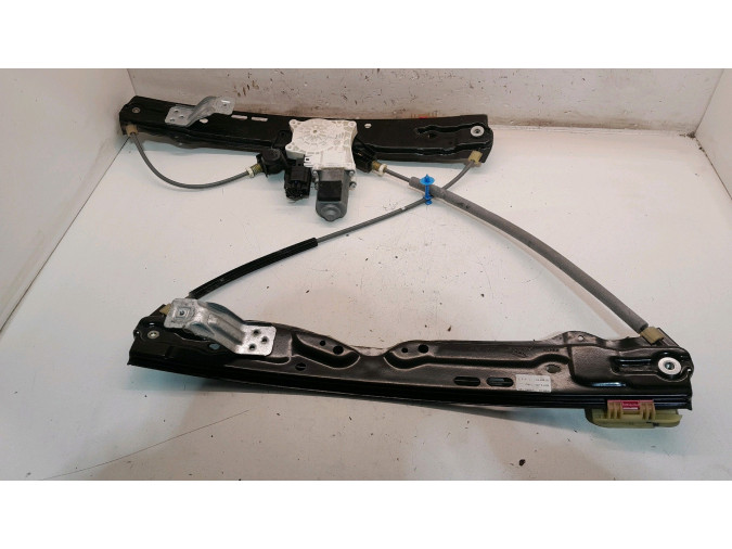 ELEVALUNAS DELANTERO DERECHO JAGUAR XE 2016