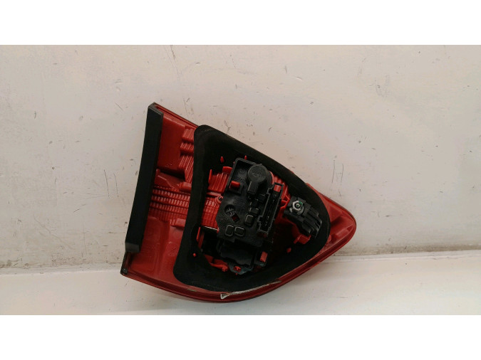 PILOTO TRASERO DERECHO SEAT EXEO 2011