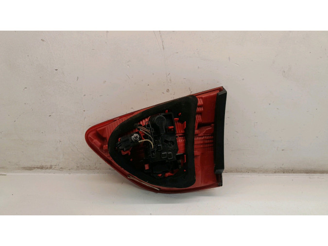 PILOTO TRASERO IZQUIERDO INTERIOR SEAT EXEO 2011