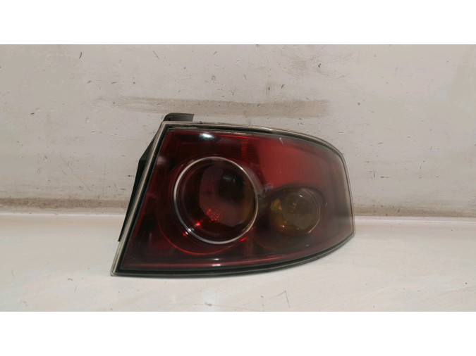 PILOTO TRASERO DERECHO EXTERIOR SEAT IBIZA 2004