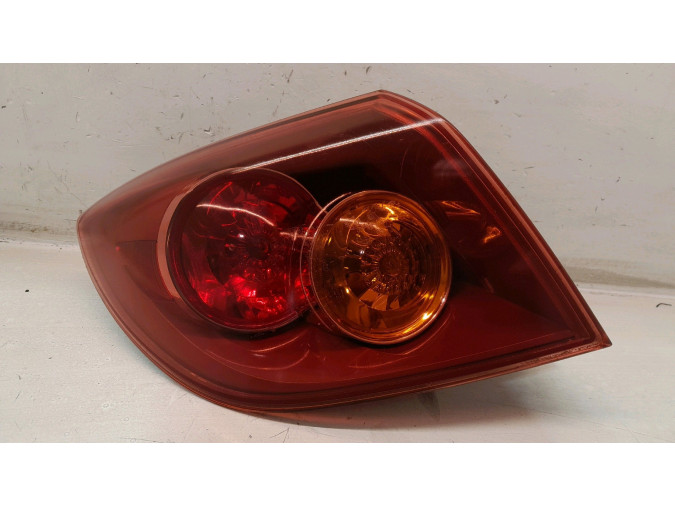 	PILOTO TRASERO IZQUIERDO EXTERIOR MAZDA 3 2004