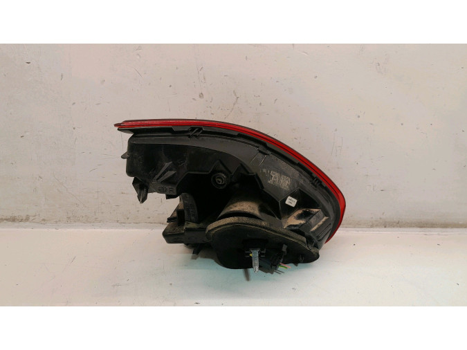 PILOTO TRASERO DERECHO EXTERIOR PEUGEOT 2008 2017