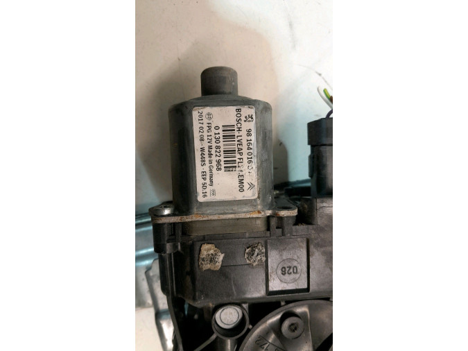 ELEVALUNAS DELANTERO DERECHO PEUGEOT 2008 2017