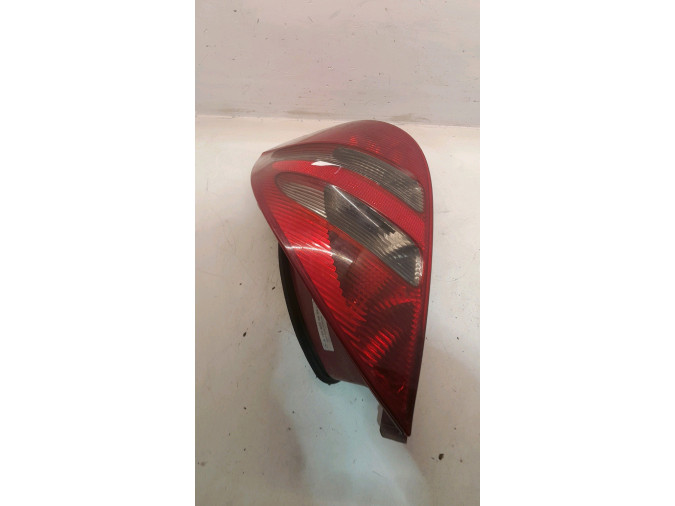 PILOTO TRASERO IZQUIERDO MERCEDES A 170 2004