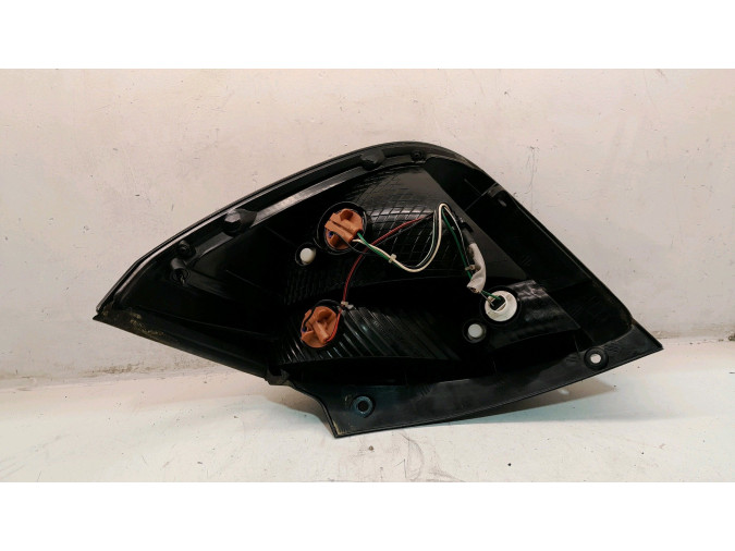 PILOTO TRASERO IZQUIERDO KIA RIO 2007