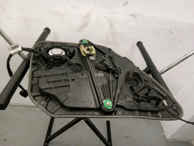 ELEVALUNAS TRASERO DERECHO VOLVO V40 2016