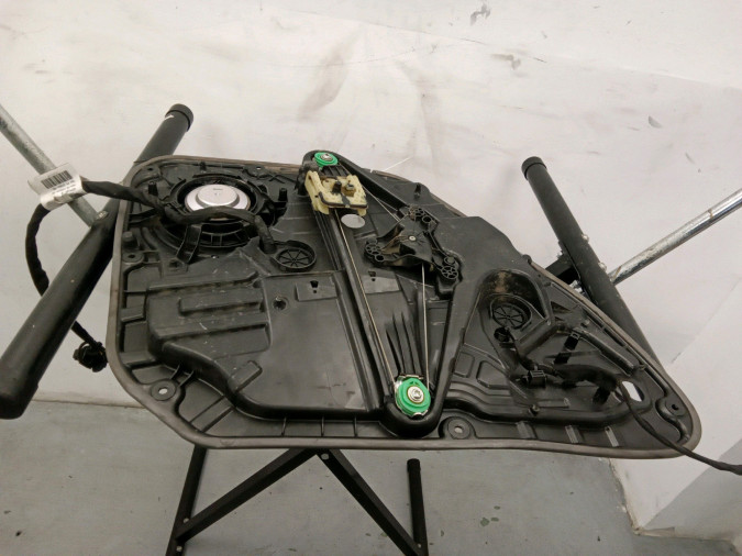 ELEVALUNAS TRASERO DERECHO VOLVO V40 2016