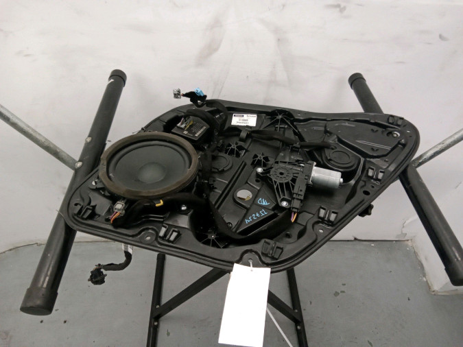 ELEVALUNAS TRASERO DERECHO VOLVO V40 2016