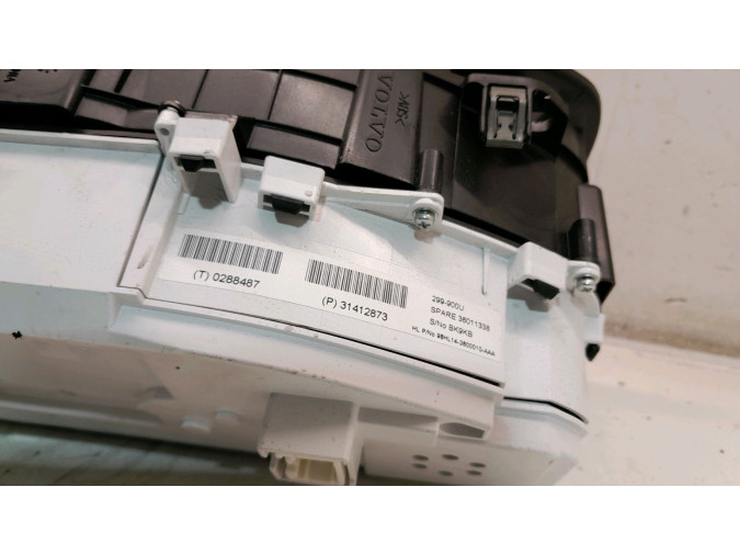 Cuadro instrumentos VOLVO V40 2016