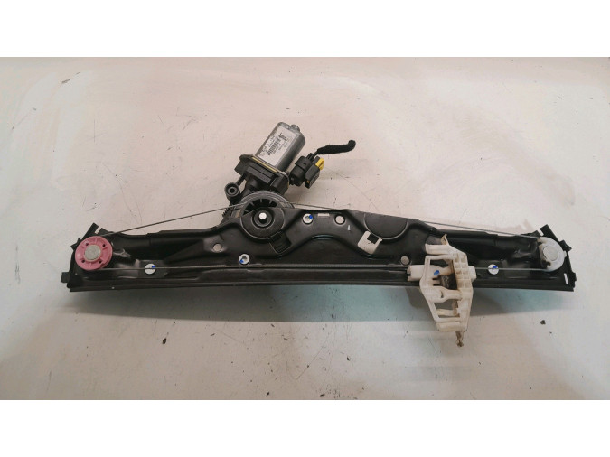 ELEVALUNAS DELANTERO DERECHO FORD KA 2015