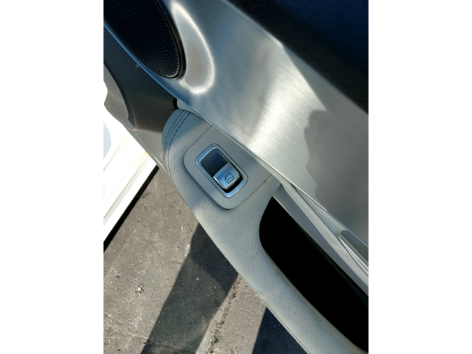 MANDO ELEVALUNAS DELANTERO DERECHO MERCEDES C 220 BLUETEC / D 2016