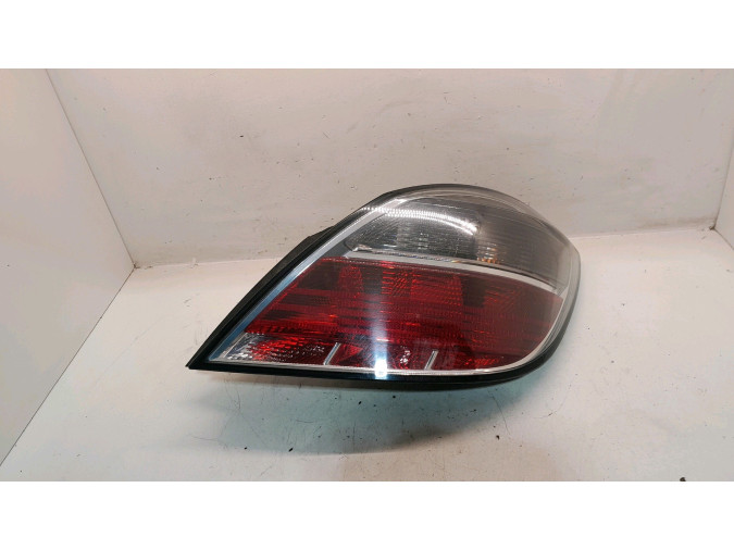PILOTO TRASERO DERECHO OPEL ASTRA 2007