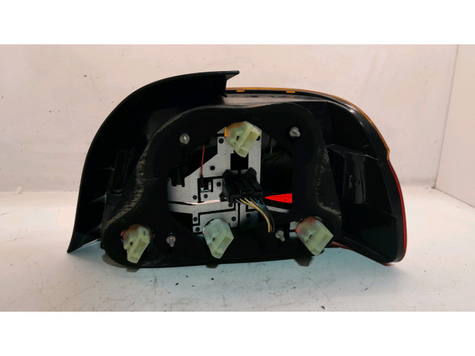 PILOTO TRASERO IZQUIERDO BMW 530D 2003