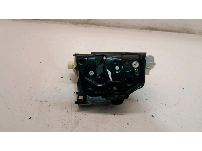 CERRADURA PUERTA TRASERA DERECHA AUDI A3 2015
