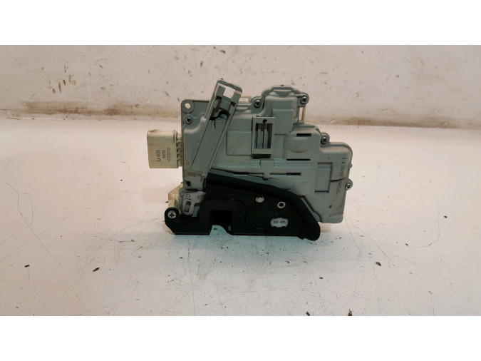 CERRADURA PUERTA TRASERA DERECHA AUDI A3 2015