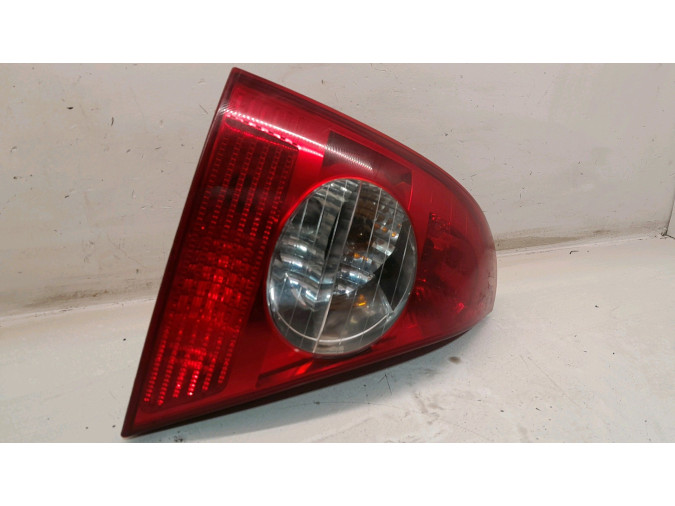 PILOTO TRASERO IZQUIERDO RENAULT CLIO 2001