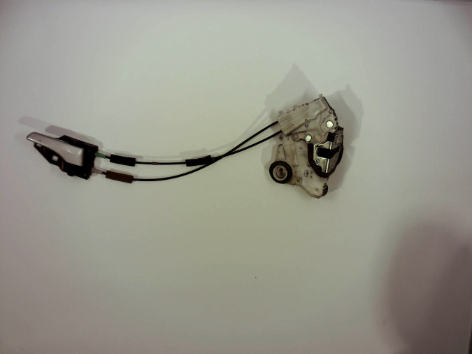 CERRADURA PUERTA DELANTERA IZQUIERDA TOYOTA PRIUS 2011