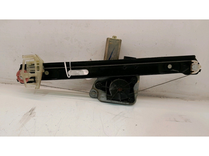 ELEVALUNAS TRASERO IZQUIERDO BMW 118D 2004