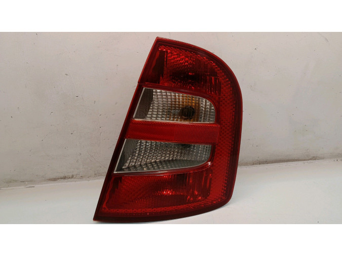 PILOTO TRASERO DERECHO SKODA FABIA 2001