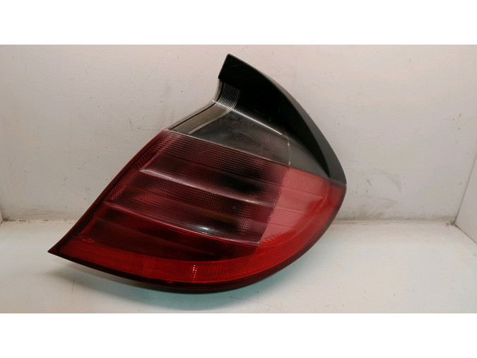 PILOTO TRASERO DERECHO MERCEDES C 220 CDI 2002