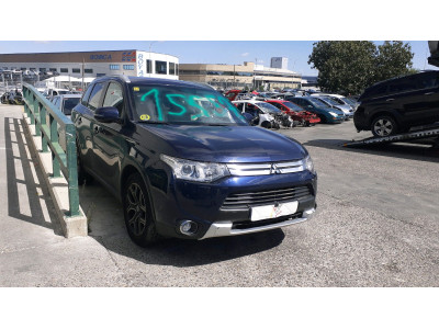 PARAGOLPES TRASERO MITSUBISHI OUTLANDER 2014