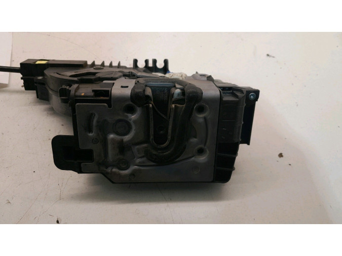 CERRADURA PUERTA DELANTERA DERECHA MERCEDES VITO 110 CDI 2021