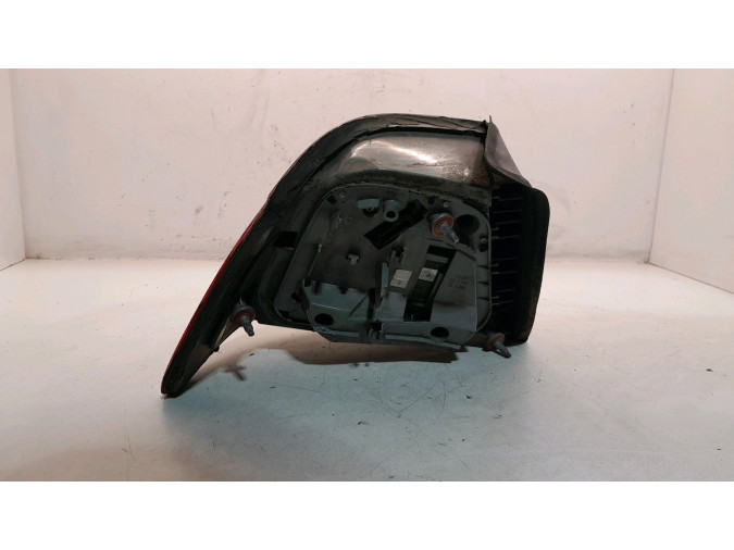 PILOTO TRASERO DERECHO BMW 320D 2003