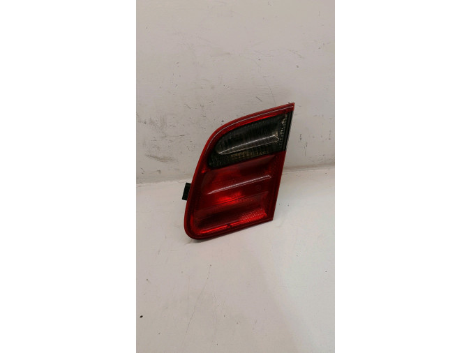 PILOTO TRASERO INTERIOR MERCEDES CLASE E 2001