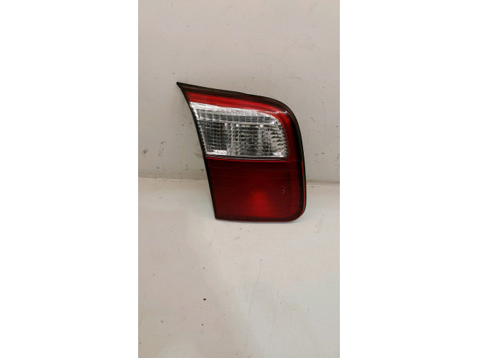 PILOTO TRASERO INTERIOR IZQUIERDO SUBARU FORESTER 2000