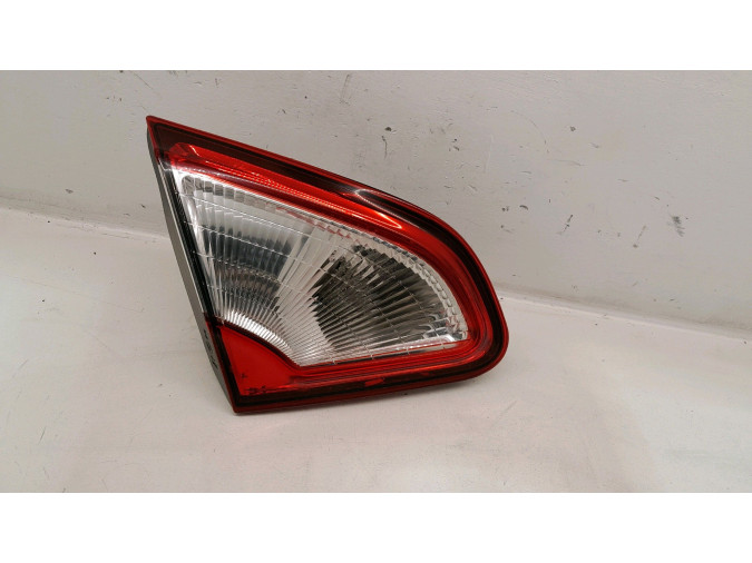 PILOTO TRASERO IZQUIERDO NISSAN QASHQAI 2011