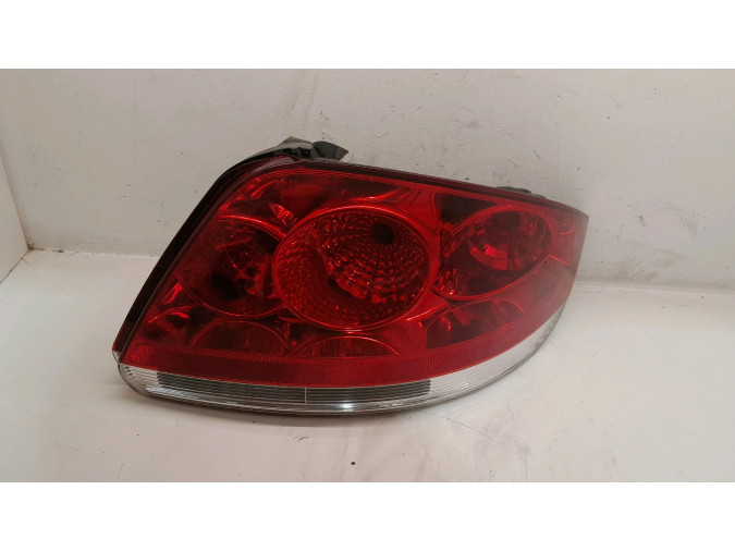 PILOTO TRASERO DERECHO FIAT LINEA 2011
