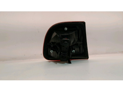 PILOTO TRASERO DERECHO SEAT LEON 2003