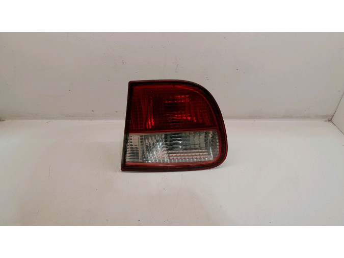 PILOTO TRASERO DERECHO SEAT LEON 2003